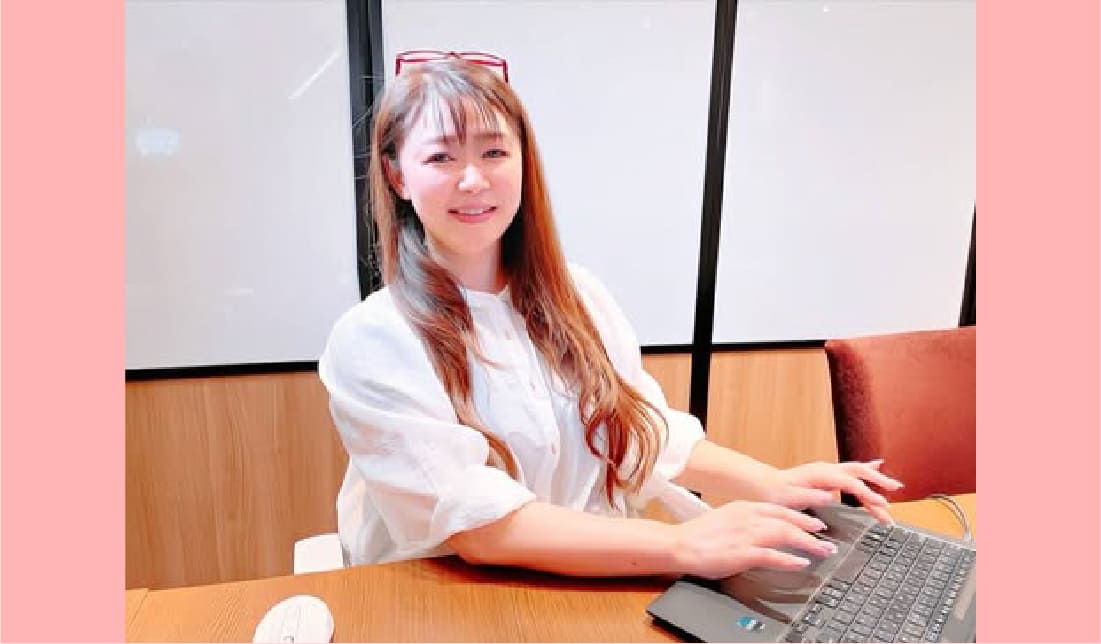 先輩社員の写真